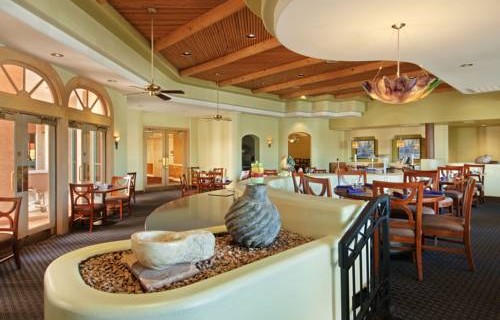 Hilton Phoenix Airport lobby