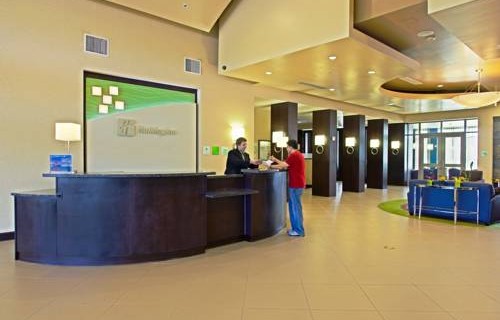 Holiday Inn Phoenix Airport lobby 2