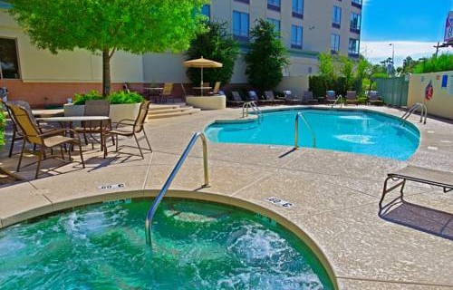 Holiday Inn Phoenix Airport pool